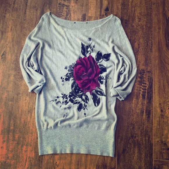 Tops - BeautifulGray Top With Purple Rose
